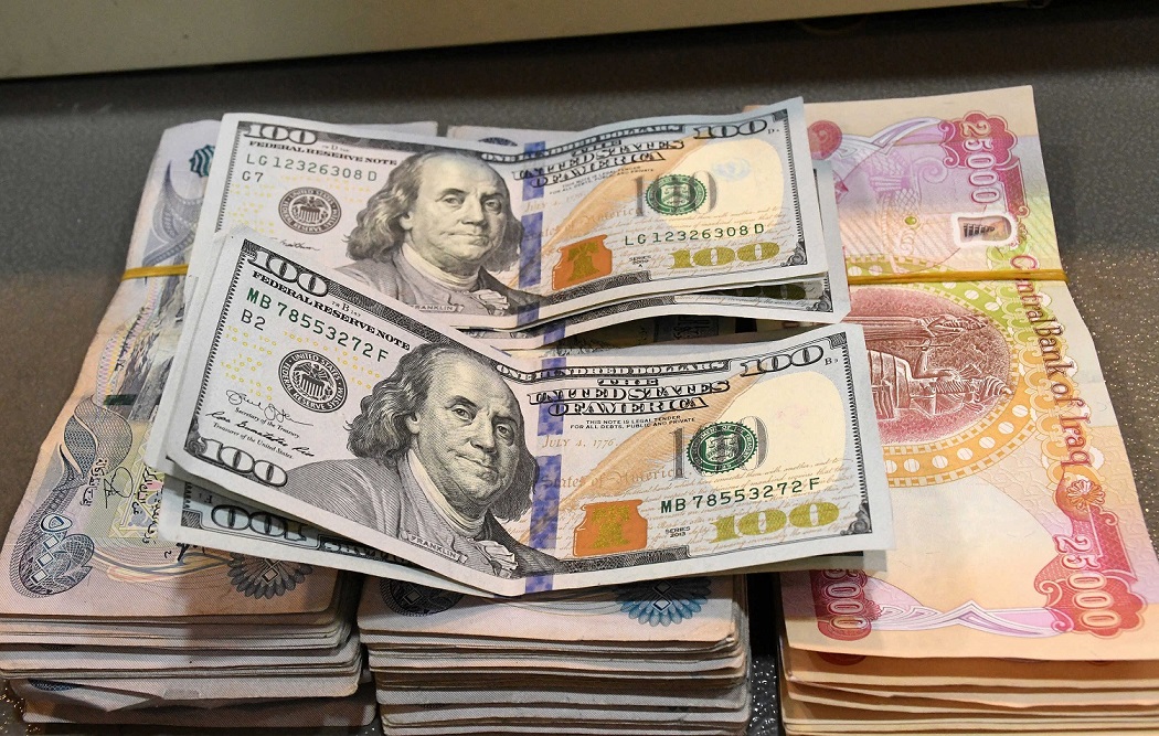 الدولار يرتفع إلى 158 ألف دينار في سوق العراق